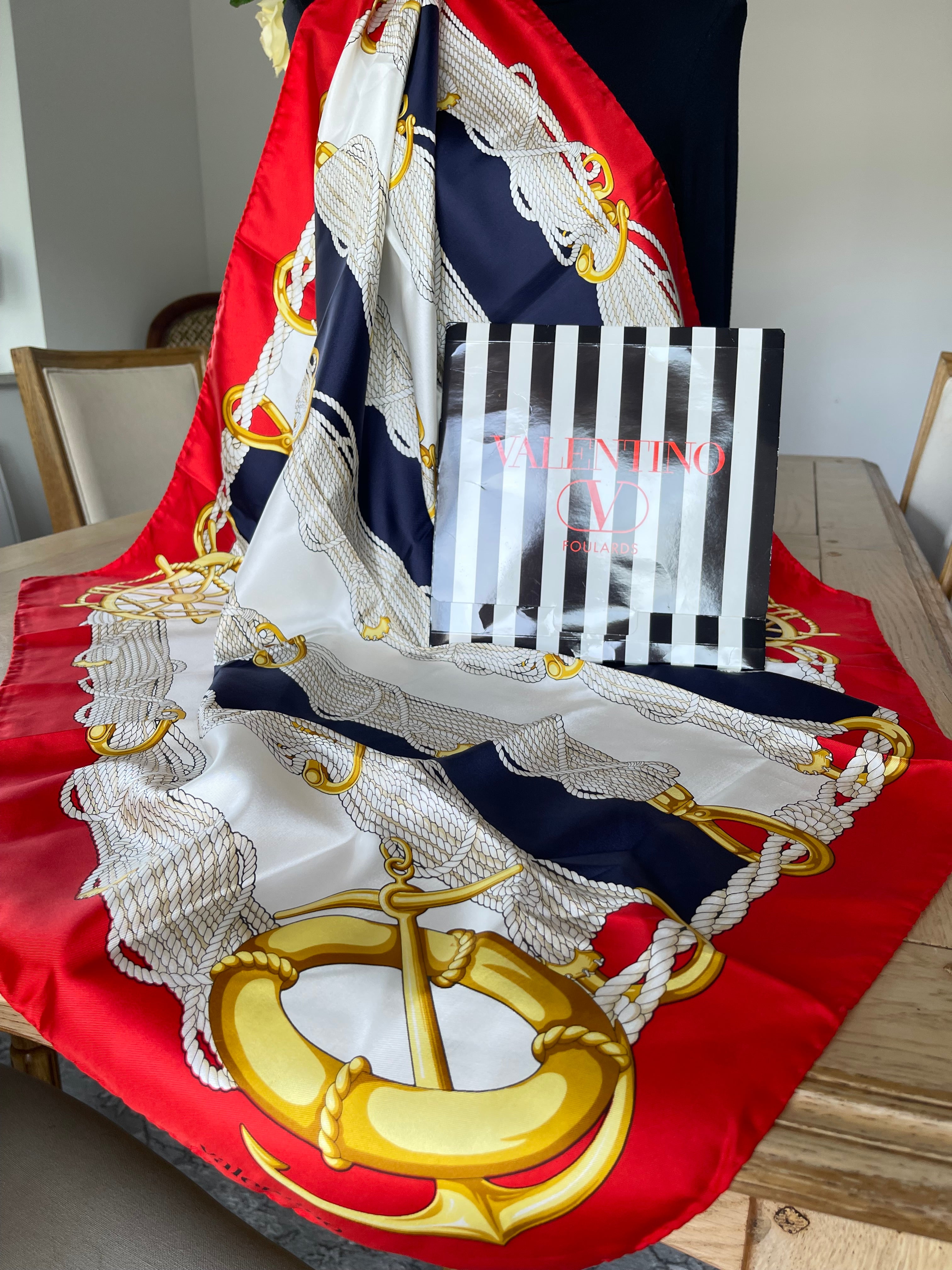 Valentino carré scarf foulard sjaal seide silk soie