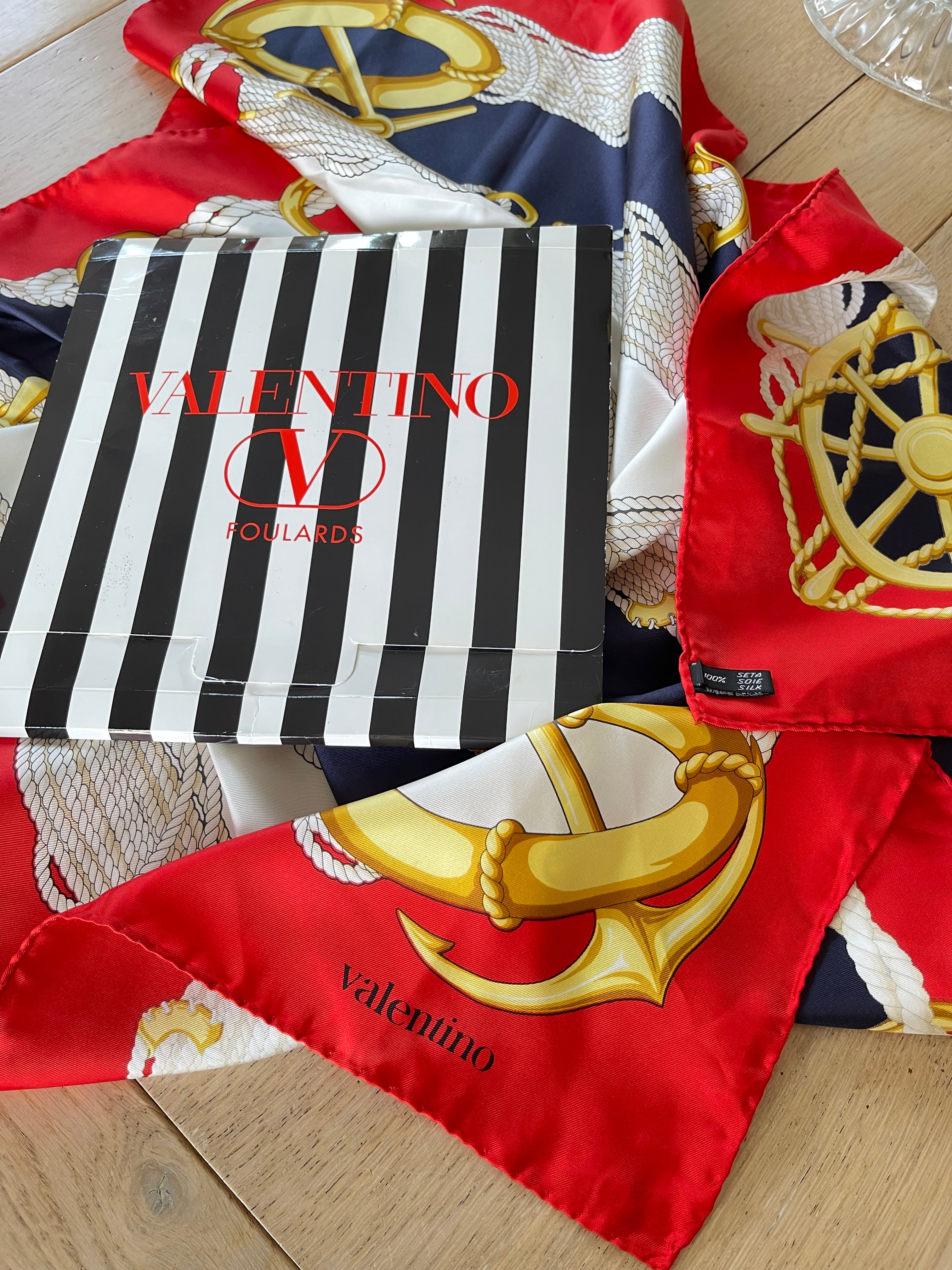 Valentino carré scarf foulard sjaal seide silk soie