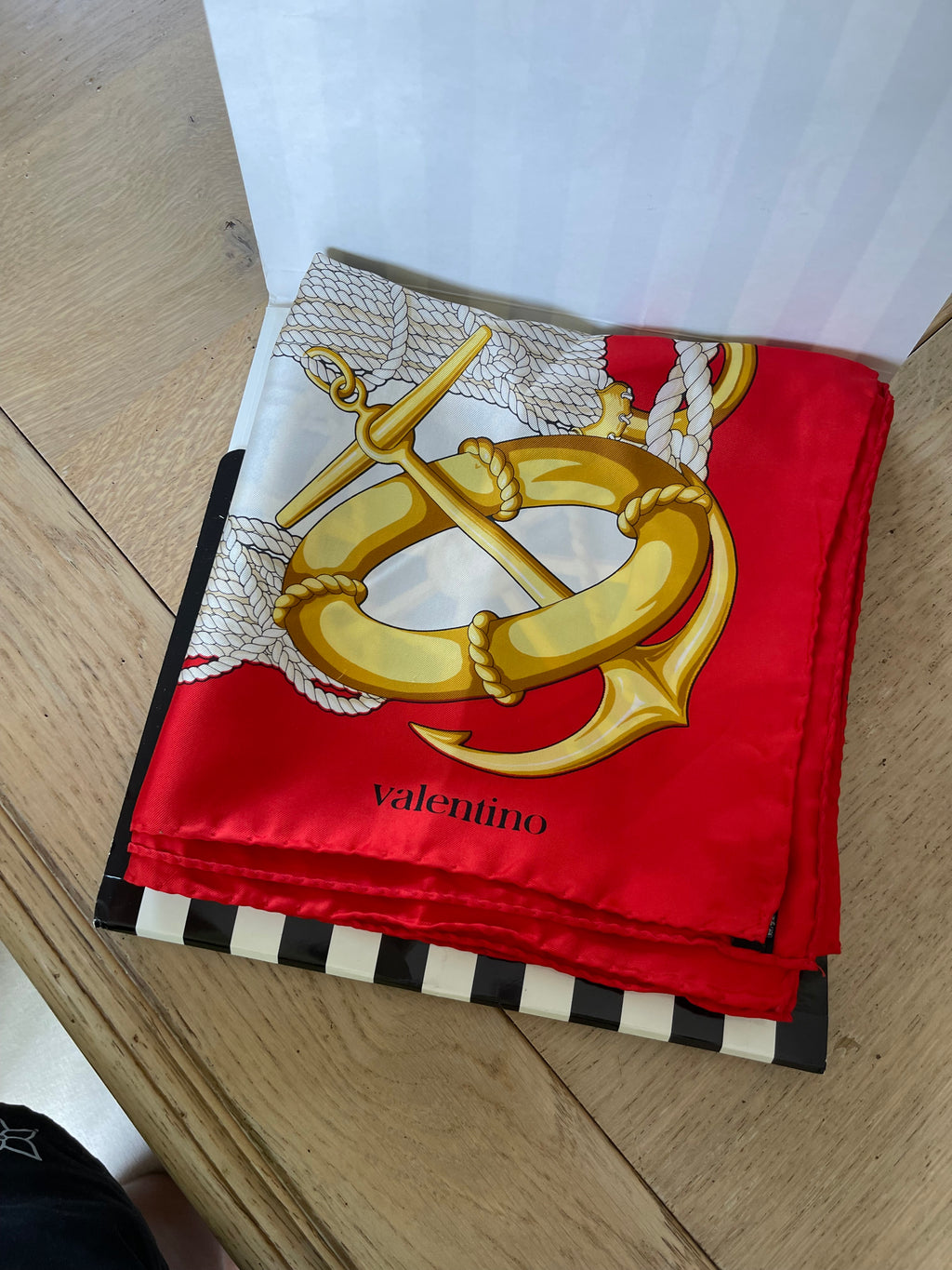 Valentino carré scarf foulard sjaal seide silk soie
