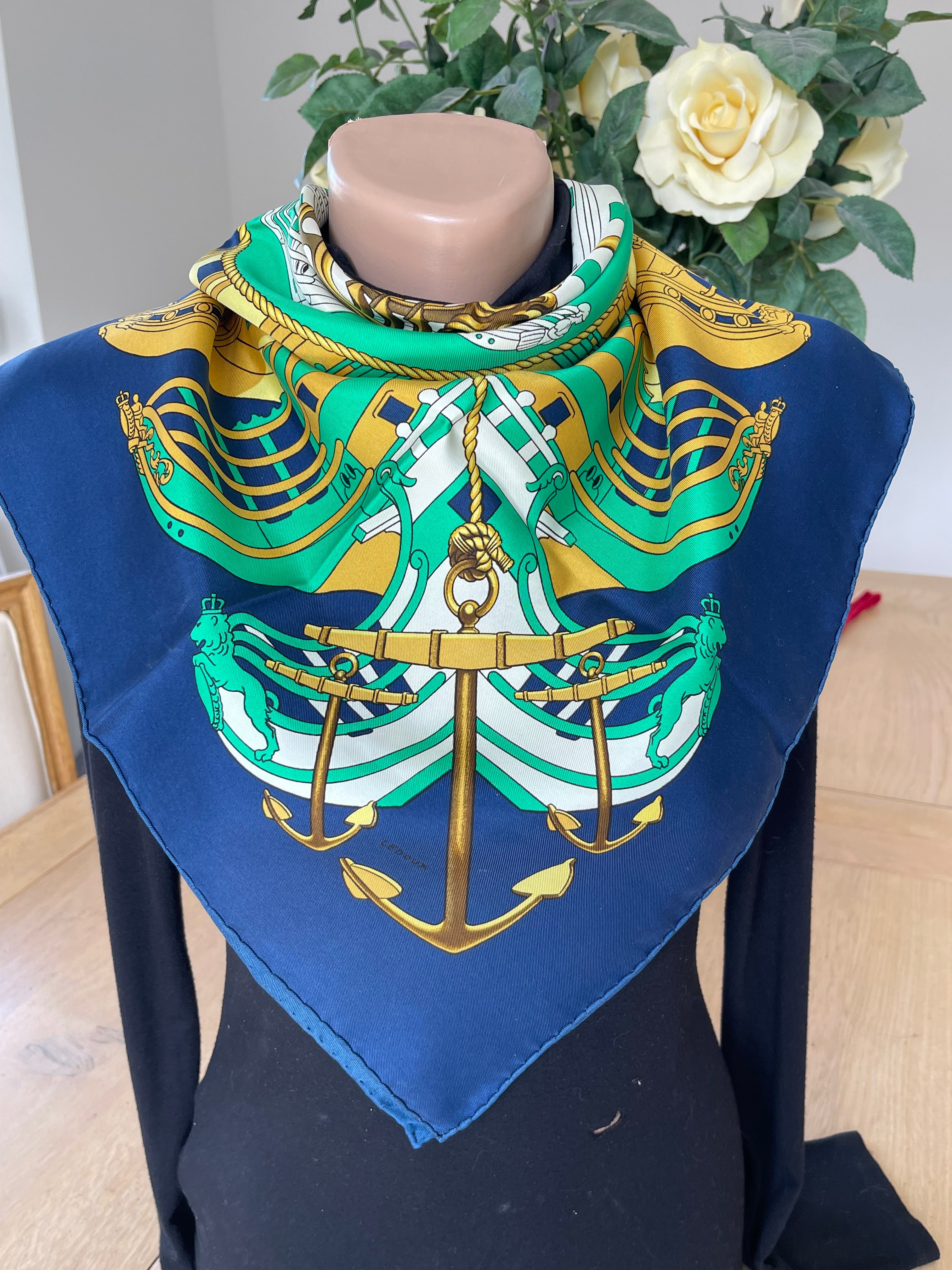Hermes carré foulard scarf silk schal seide soie