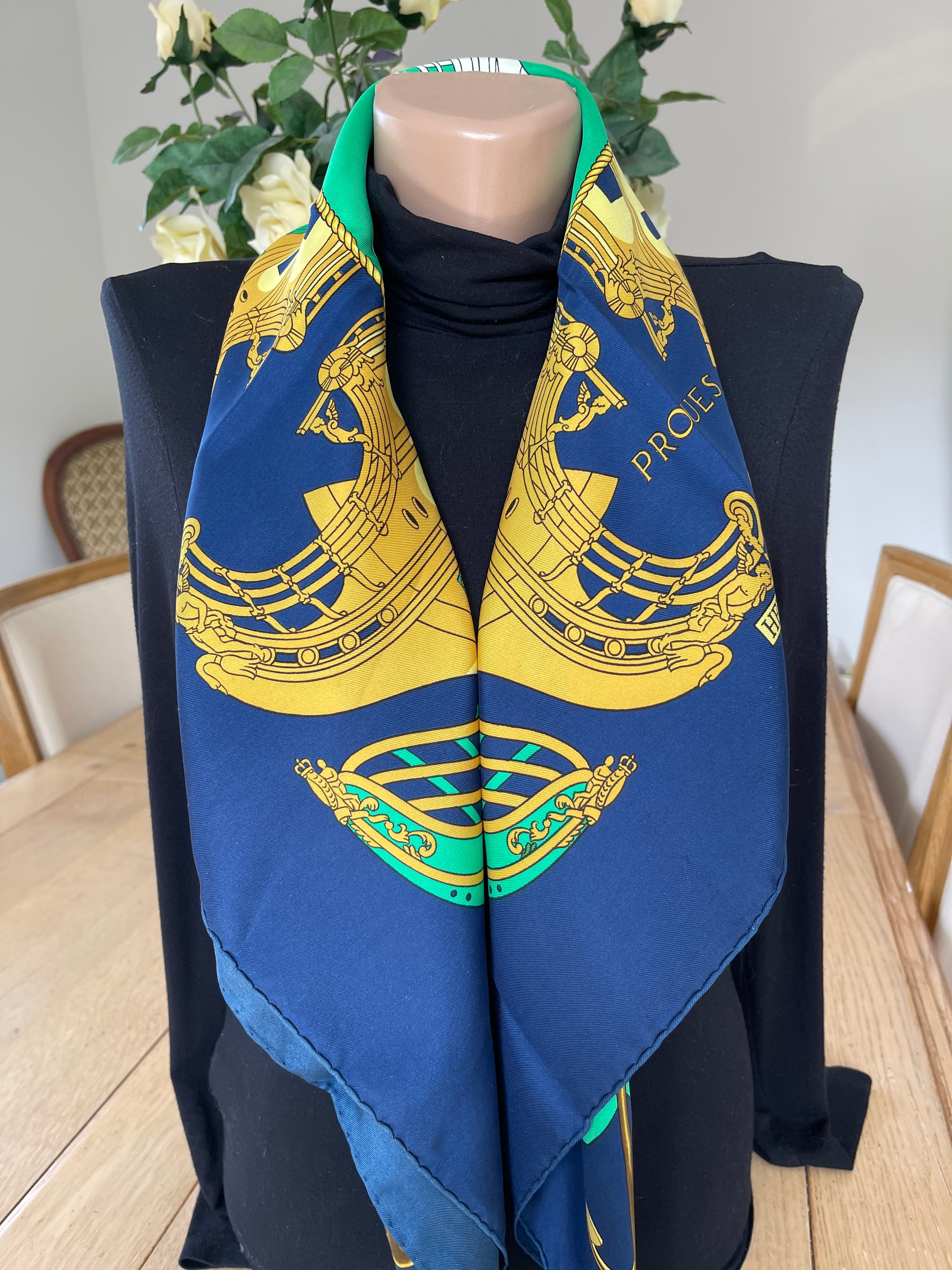 Hermes carré foulard scarf silk schal seide soie